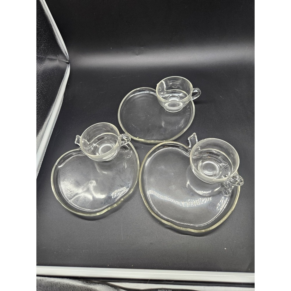 4 Vintage Apple-shaped Luncheon Snack Desert Plates with Cups Clear‎